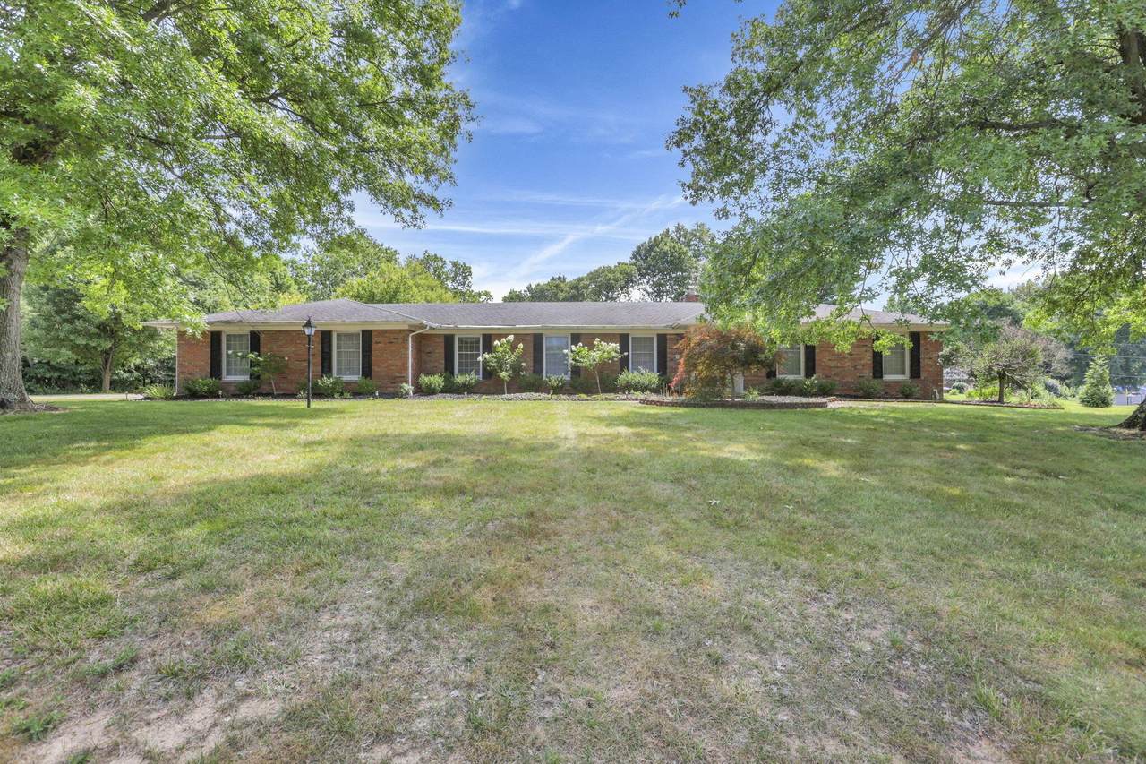 1882 Rosewood - Photo 1