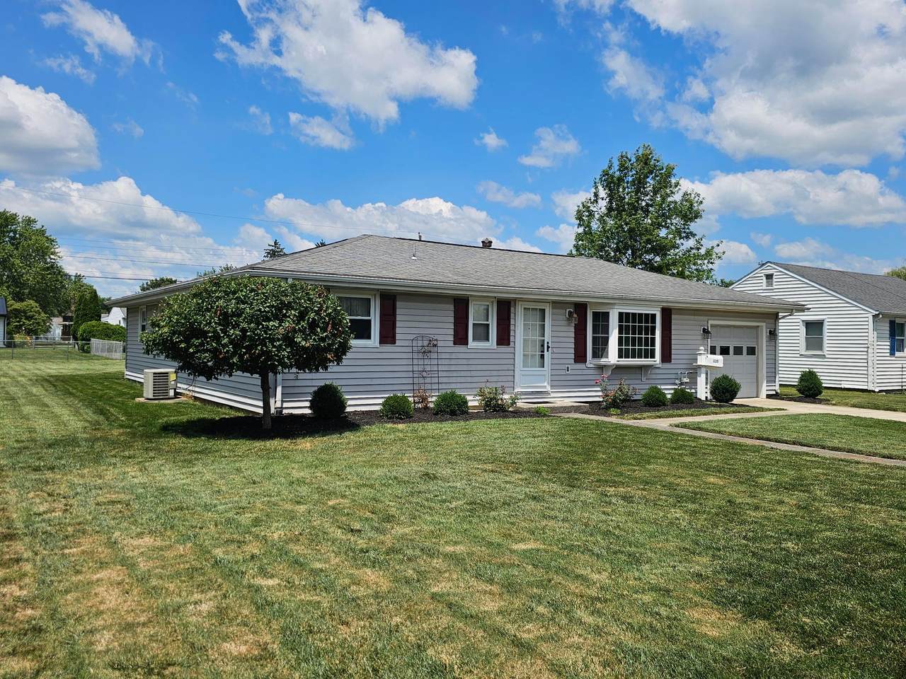 620 Warren Avenue - Photo 1
