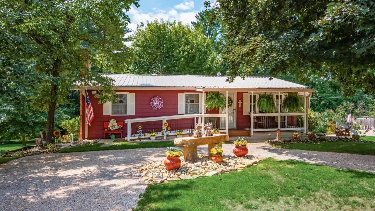 2015 Russell Drive - Photo 1
