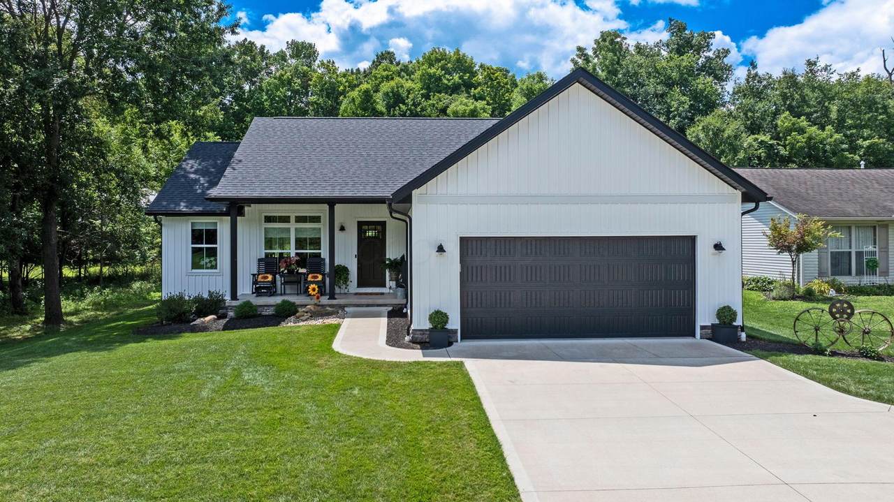 2776 Apple Valley Drive - Photo 1