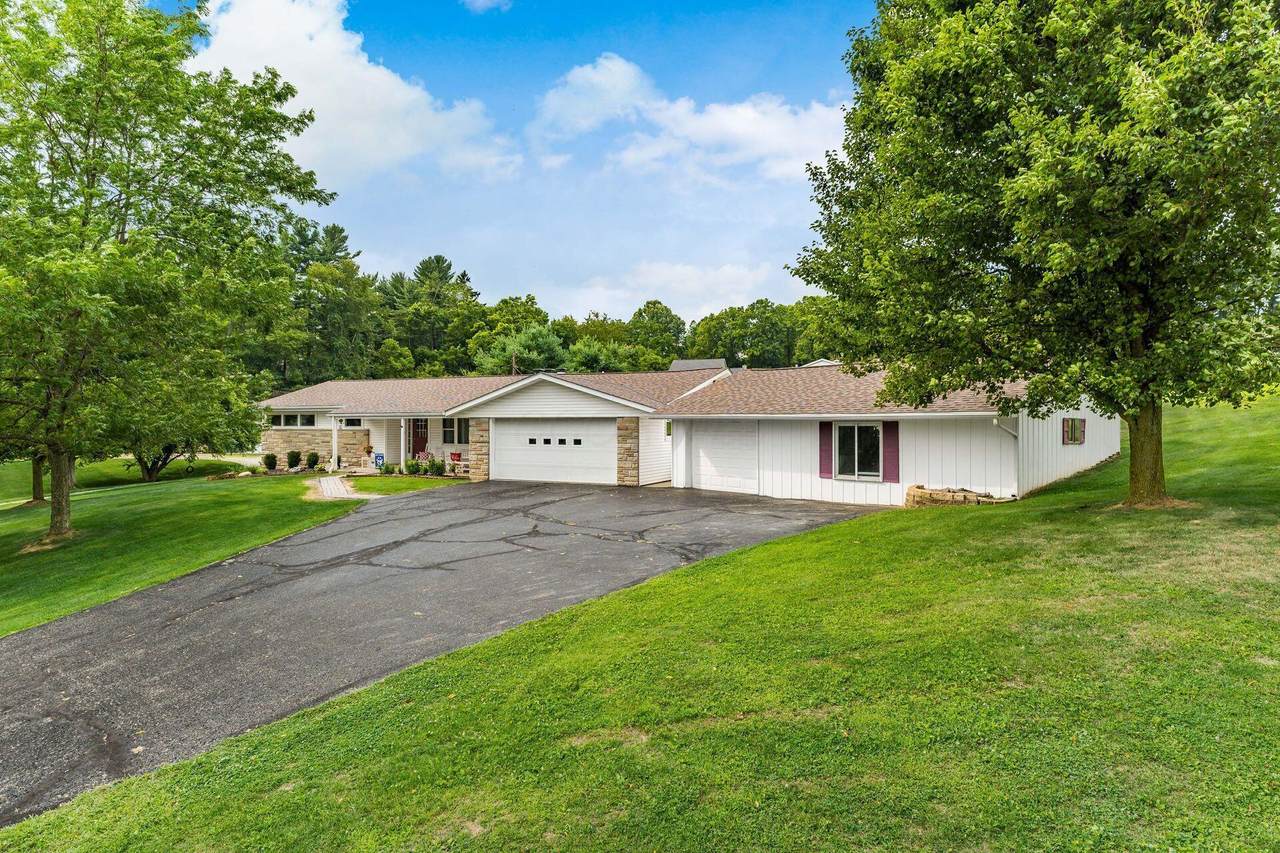 107 Linnell Drive - Photo 1