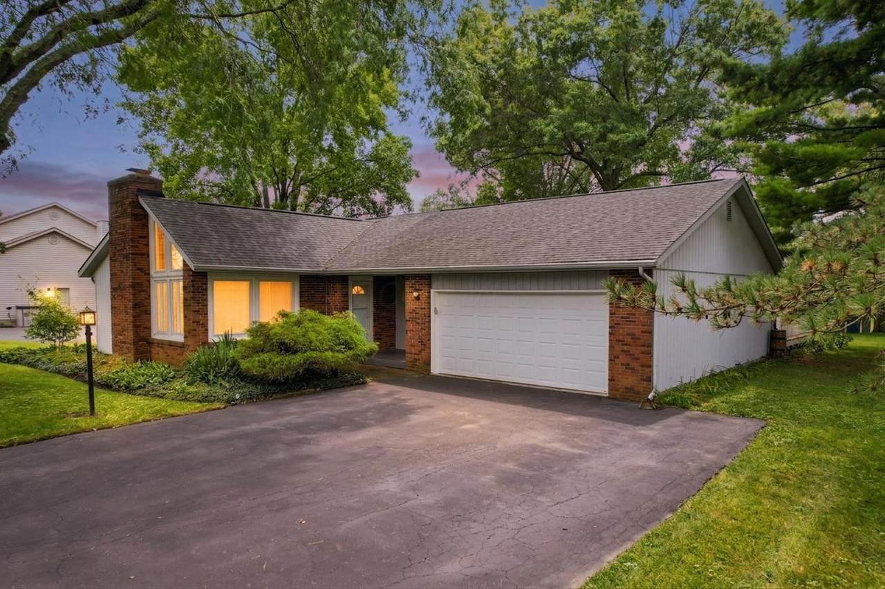 272 Glenn Drive - Photo 1