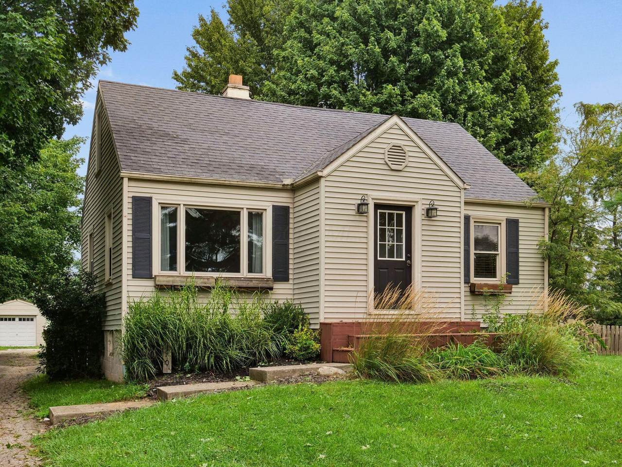 7140 Davis Road - Photo 1
