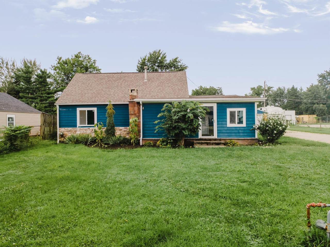 724 Glendower Avenue - Photo 1