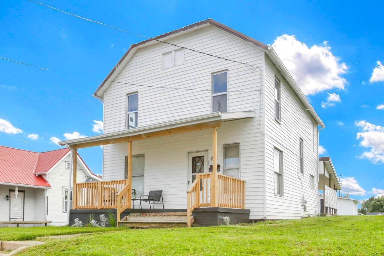 235 Maple Heights - Photo 1