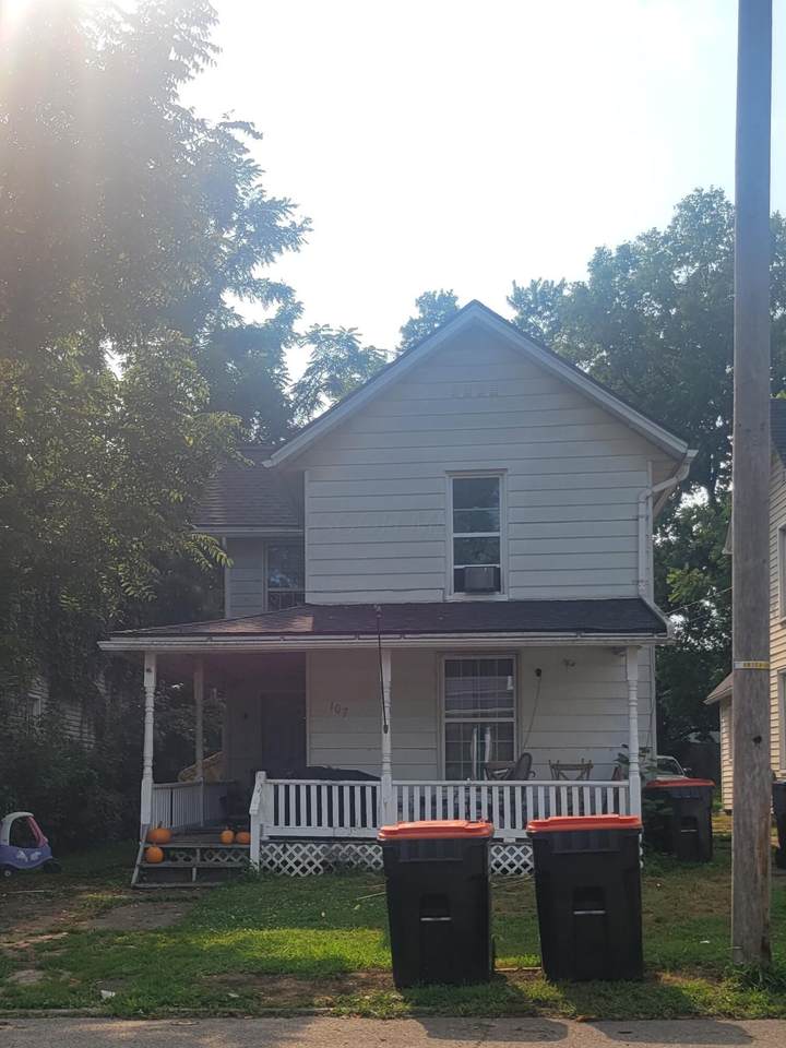 107 Oakwood Avenue - Photo 1