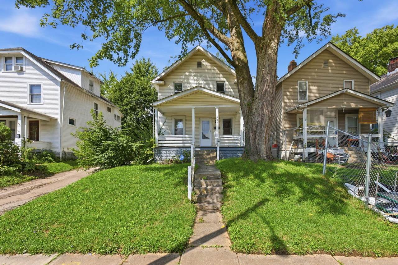 339 Wrexham Avenue - Photo 1