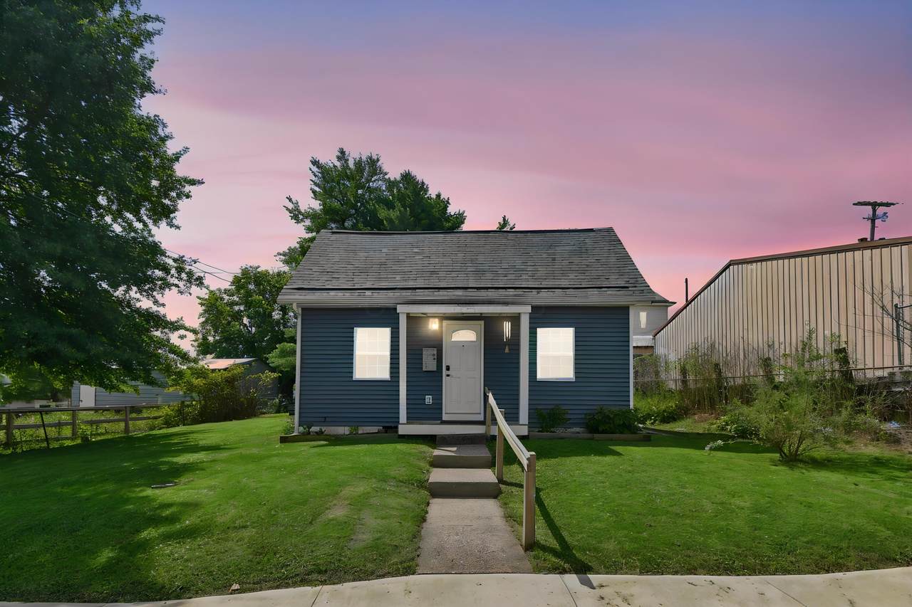 1121 Washington Street - Photo 1