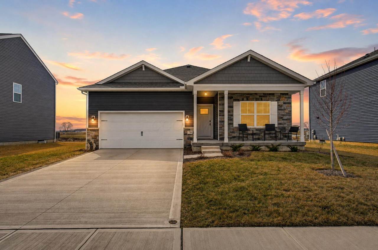 734 Leslie Drive - Photo 1
