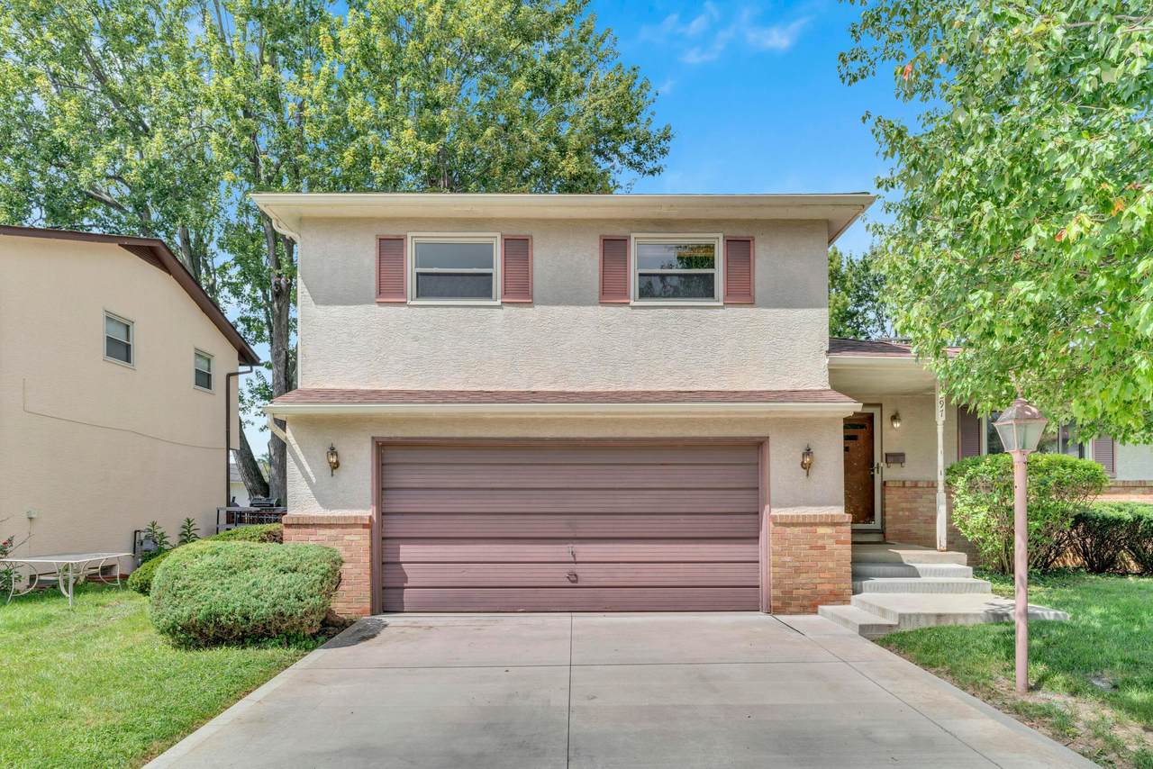 5297 Sandalwood Court - Photo 1
