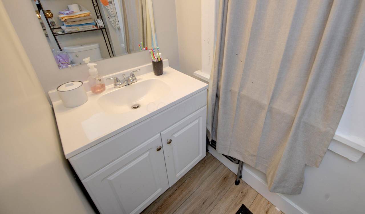 31 Ogden Avenue - Photo 1