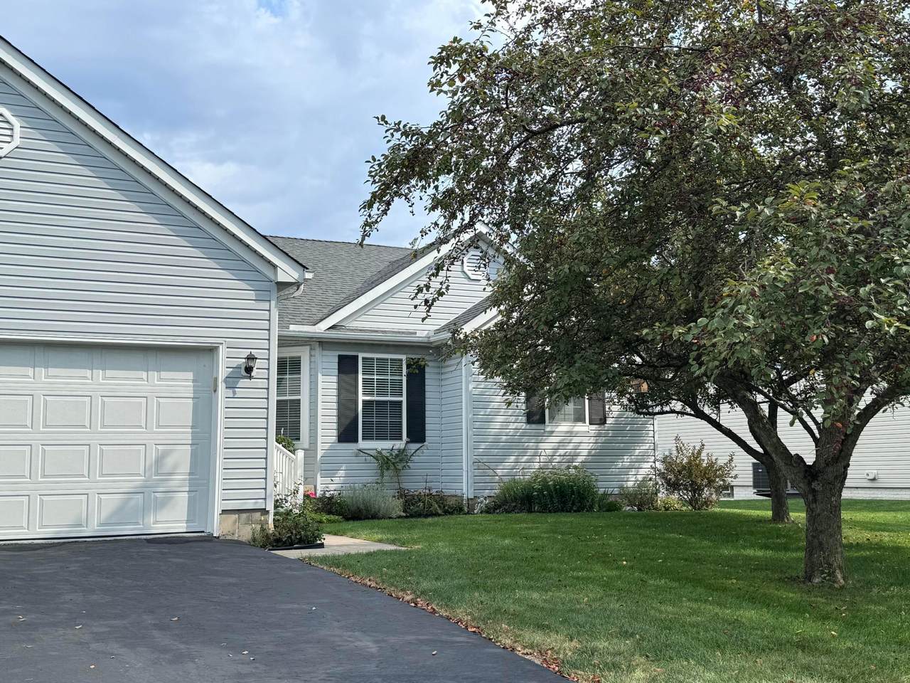 1610 Sapphire Drive - Photo 1