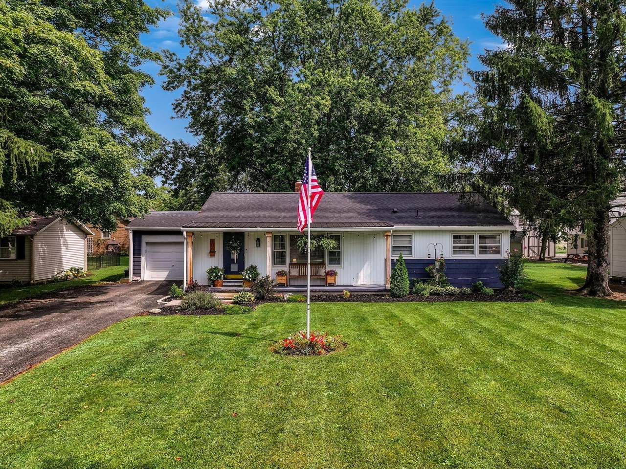 106 8th Street - Photo 1