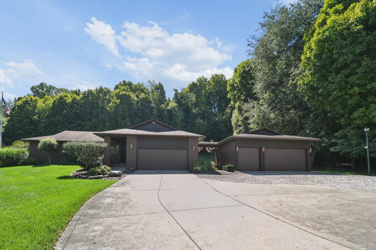 819 Briarhill Drive - Photo 1