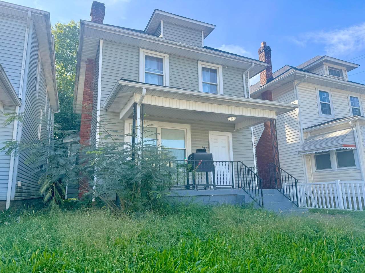207 Richardson Avenue - Photo 1