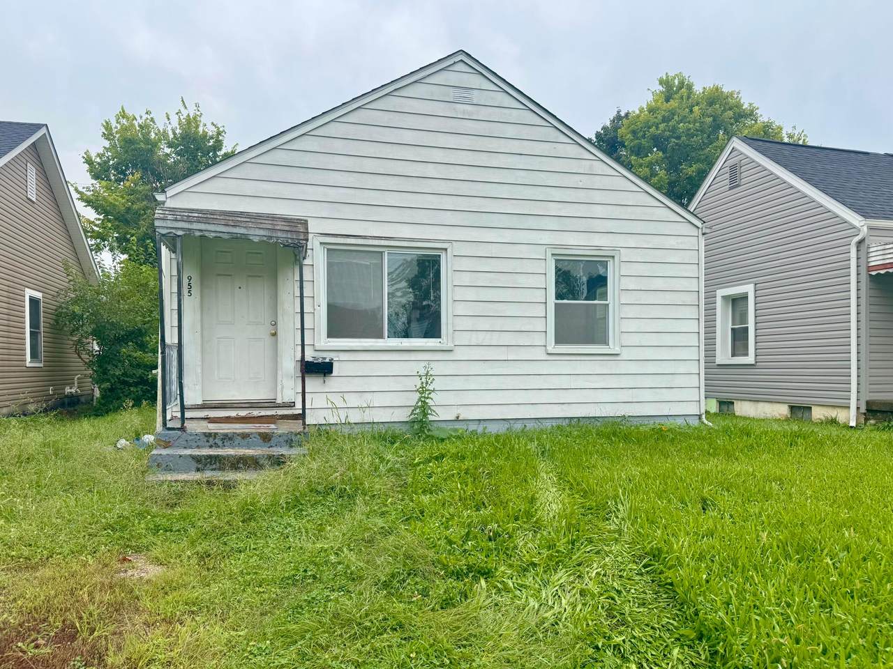 955 18th Avenue - Photo 1