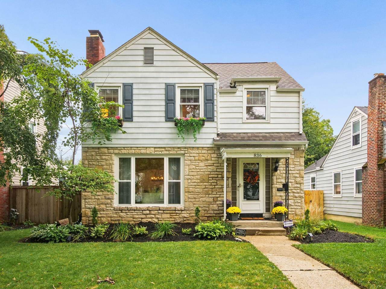 836 Grandon Avenue - Photo 1
