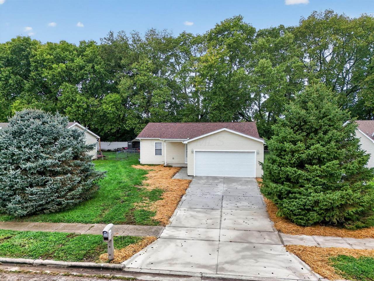 5018 Lee Road - Photo 1