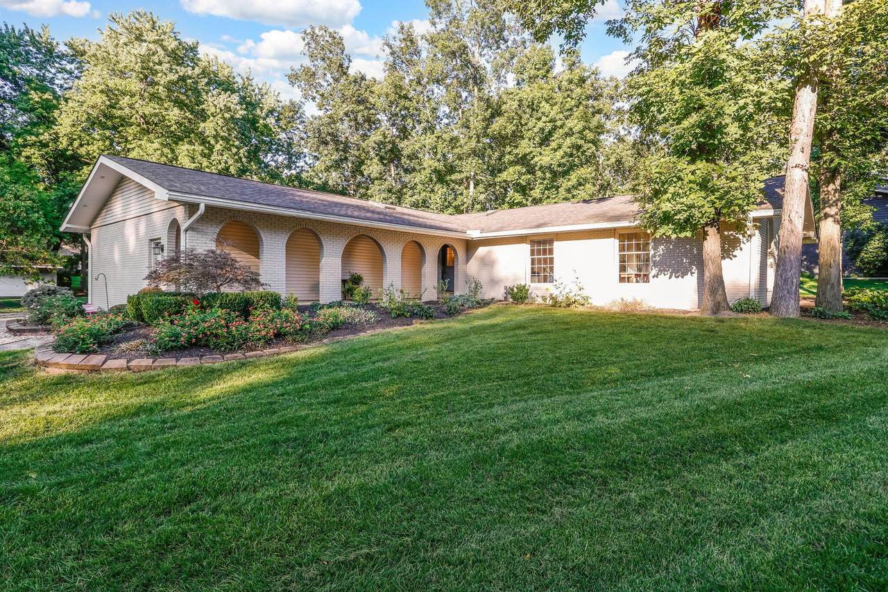 1594 Oakview Drive - Photo 1
