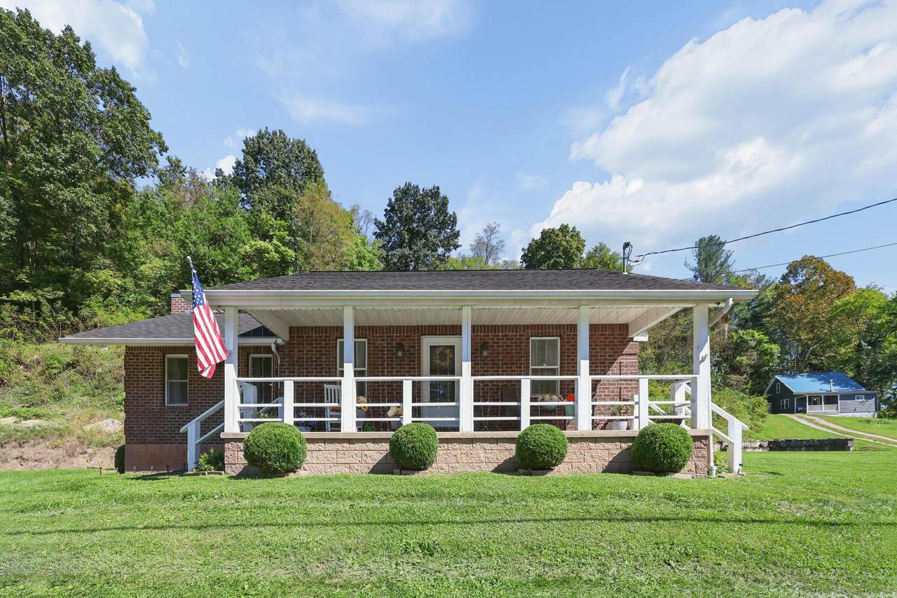702 Zanesville Street - Photo 1