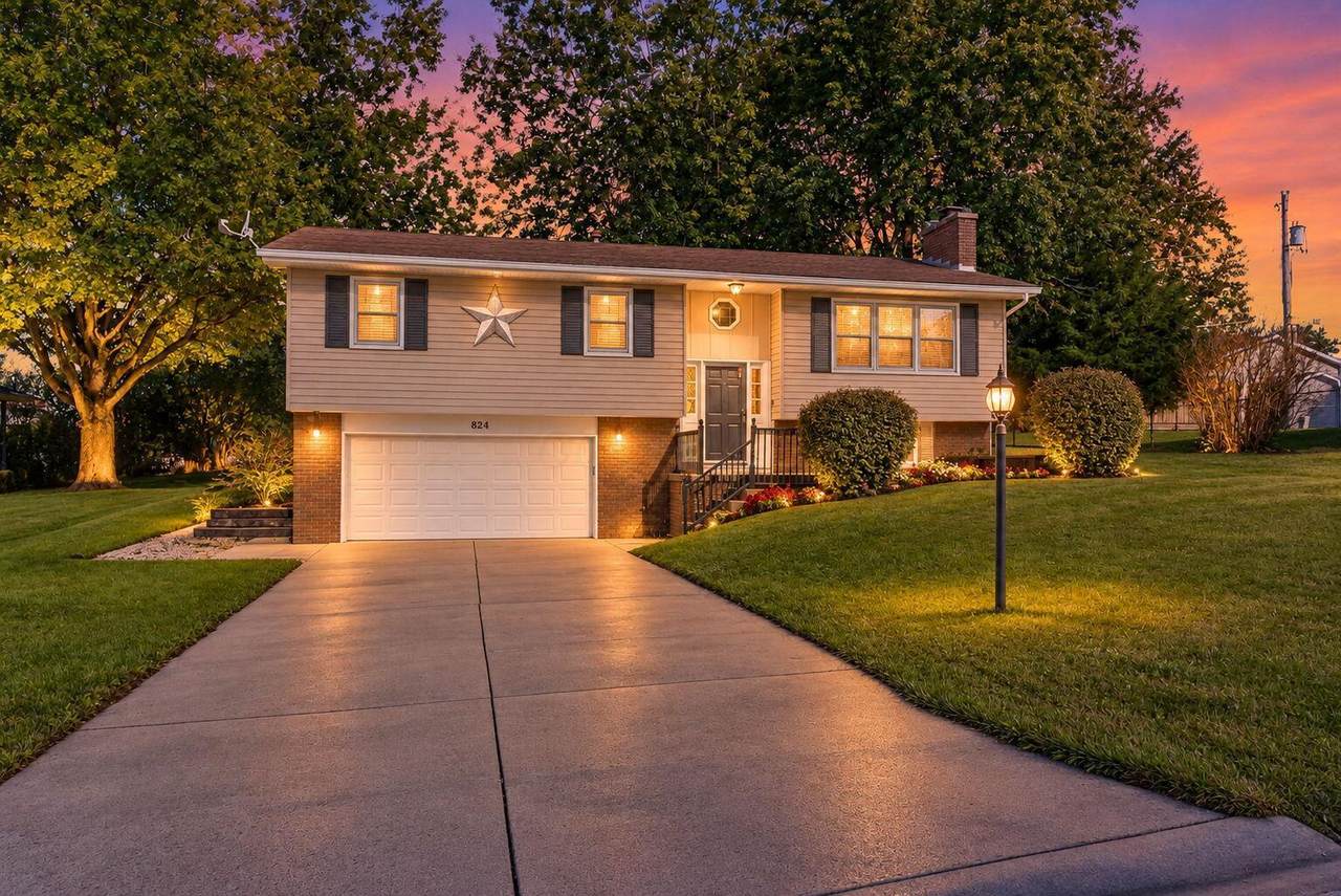 824 Ridgeview Drive - Photo 1