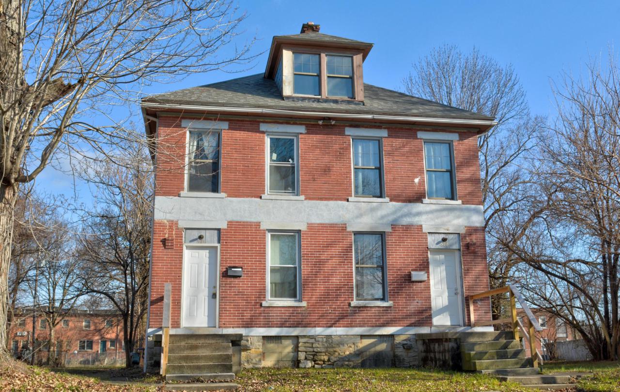 526-528 Champion Avenue - Photo 1