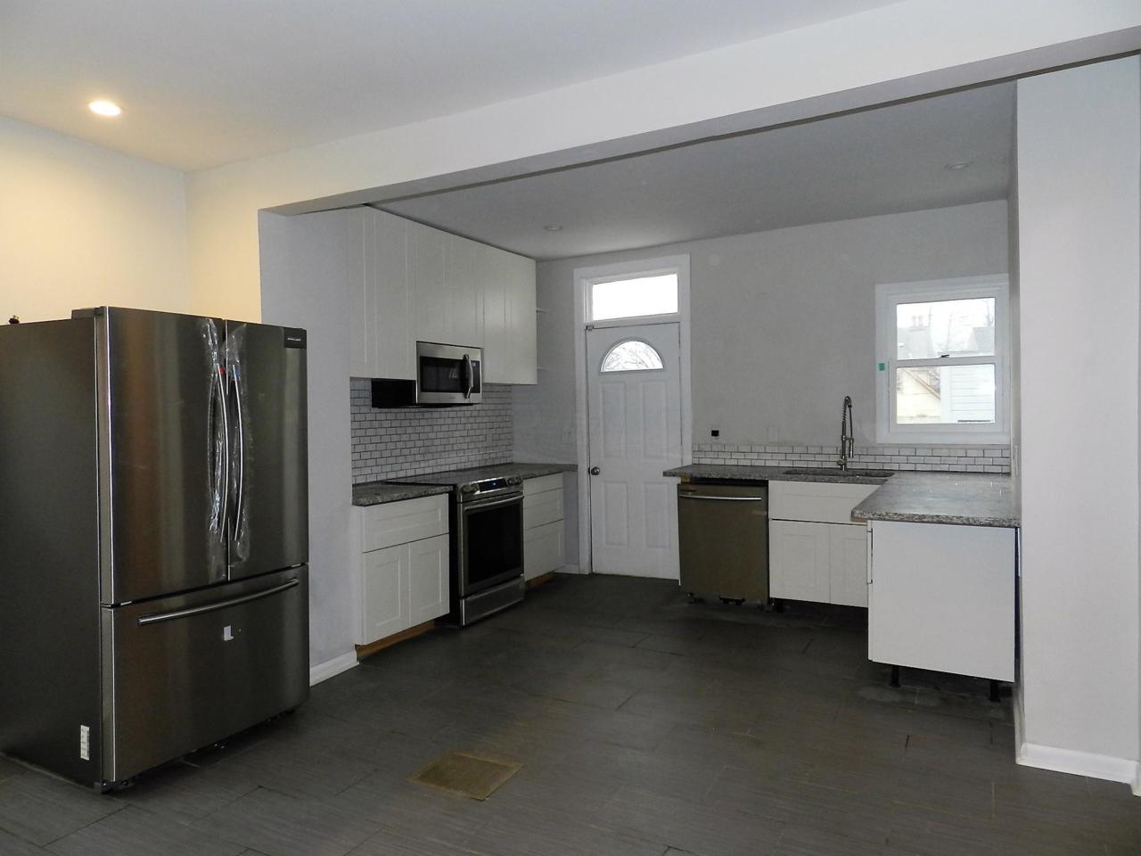1057 Summit Street - Photo 1