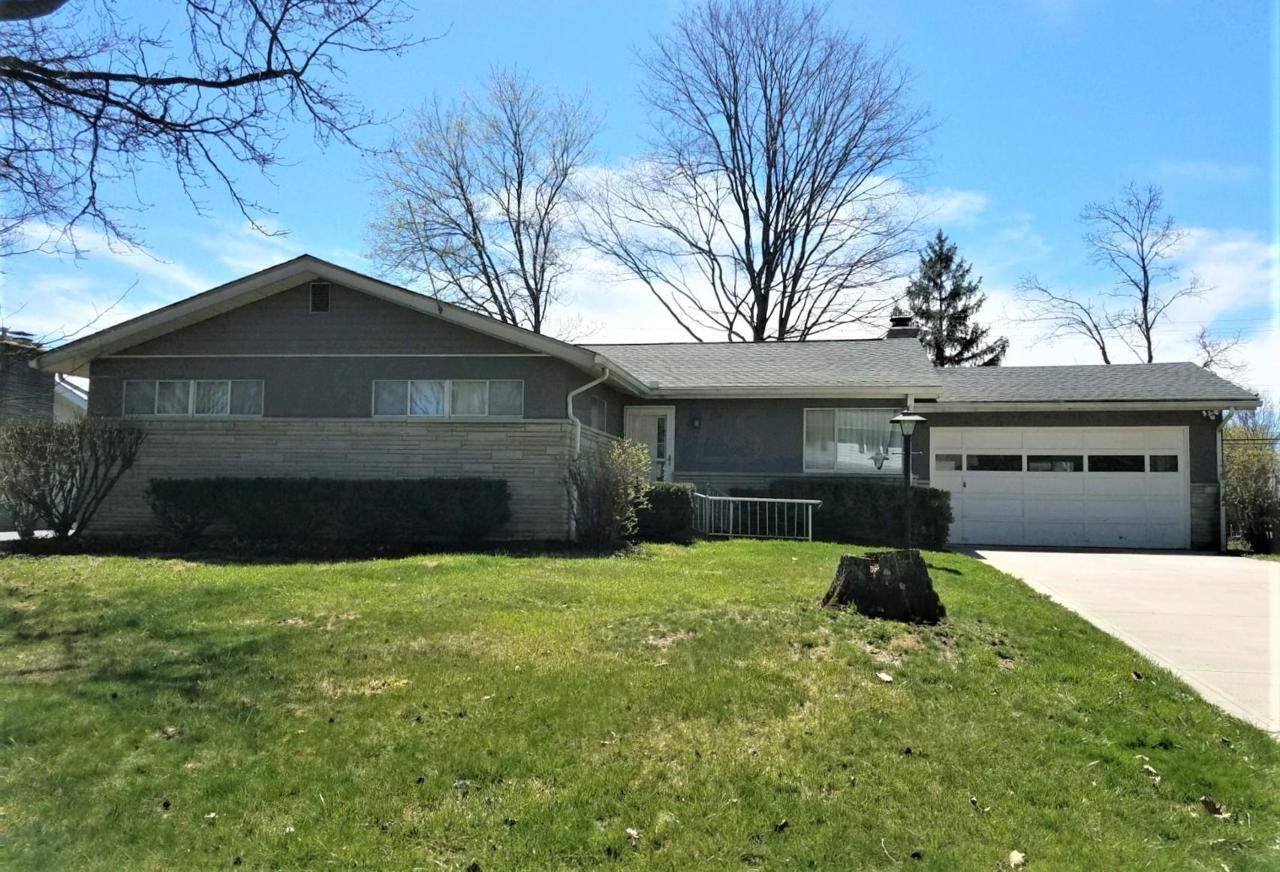 2719 Maplewood Drive - Photo 1