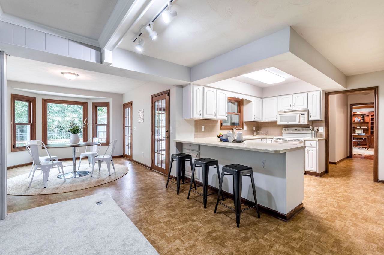 234 Campus View Boulevard - Photo 1