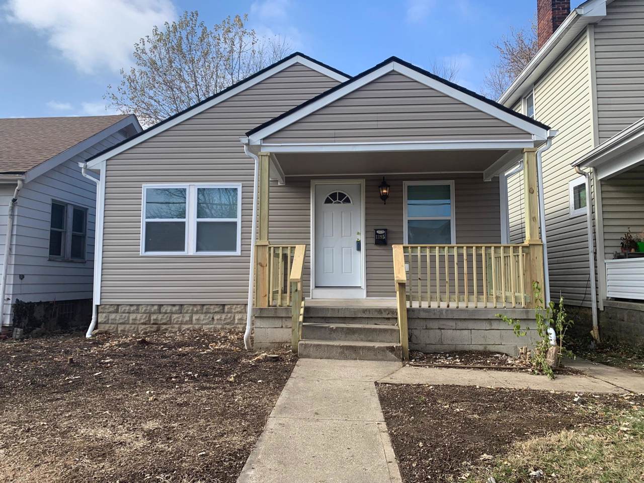 1395 Champion Avenue - Photo 1