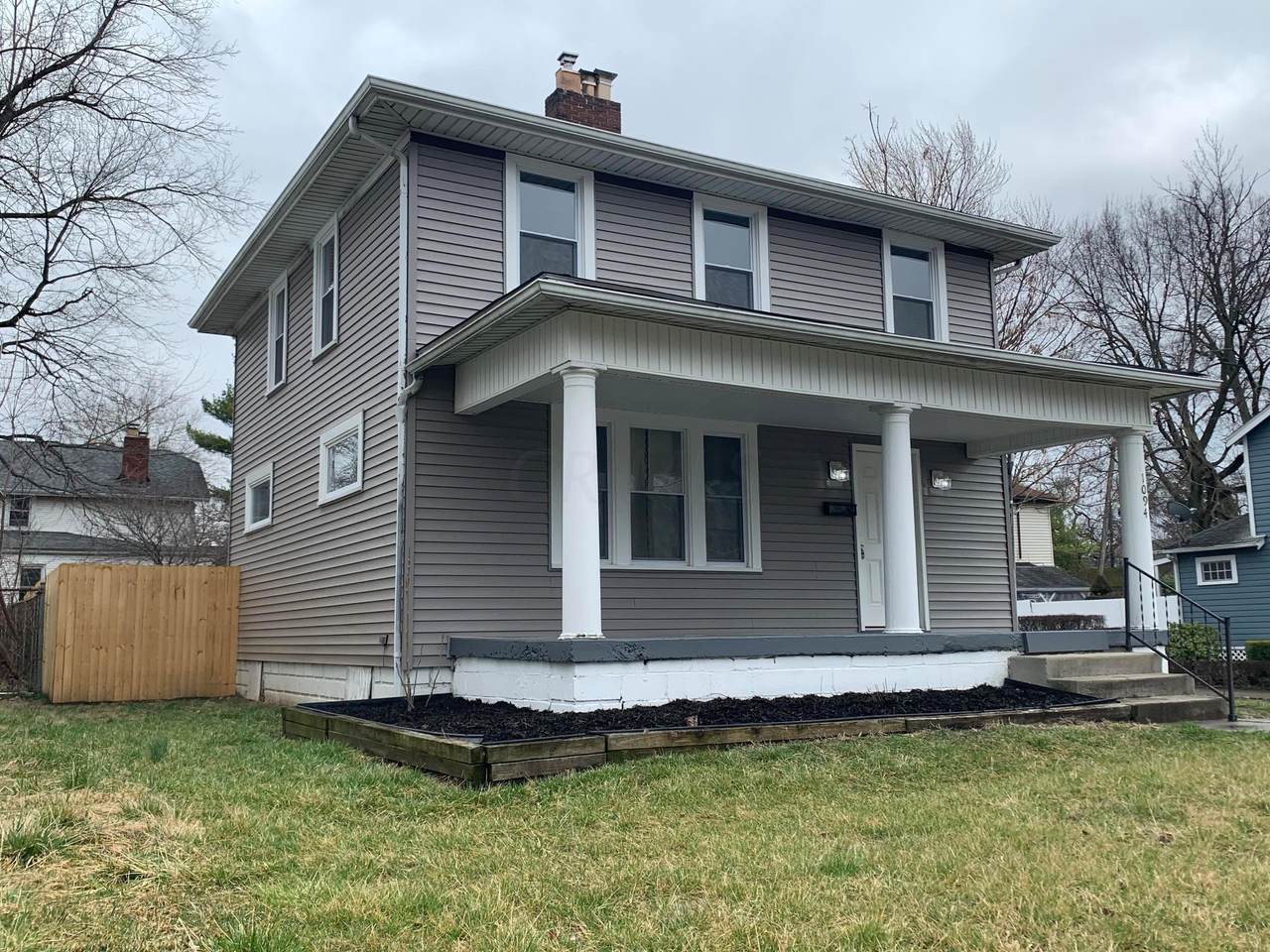 1094 Champion Avenue - Photo 1