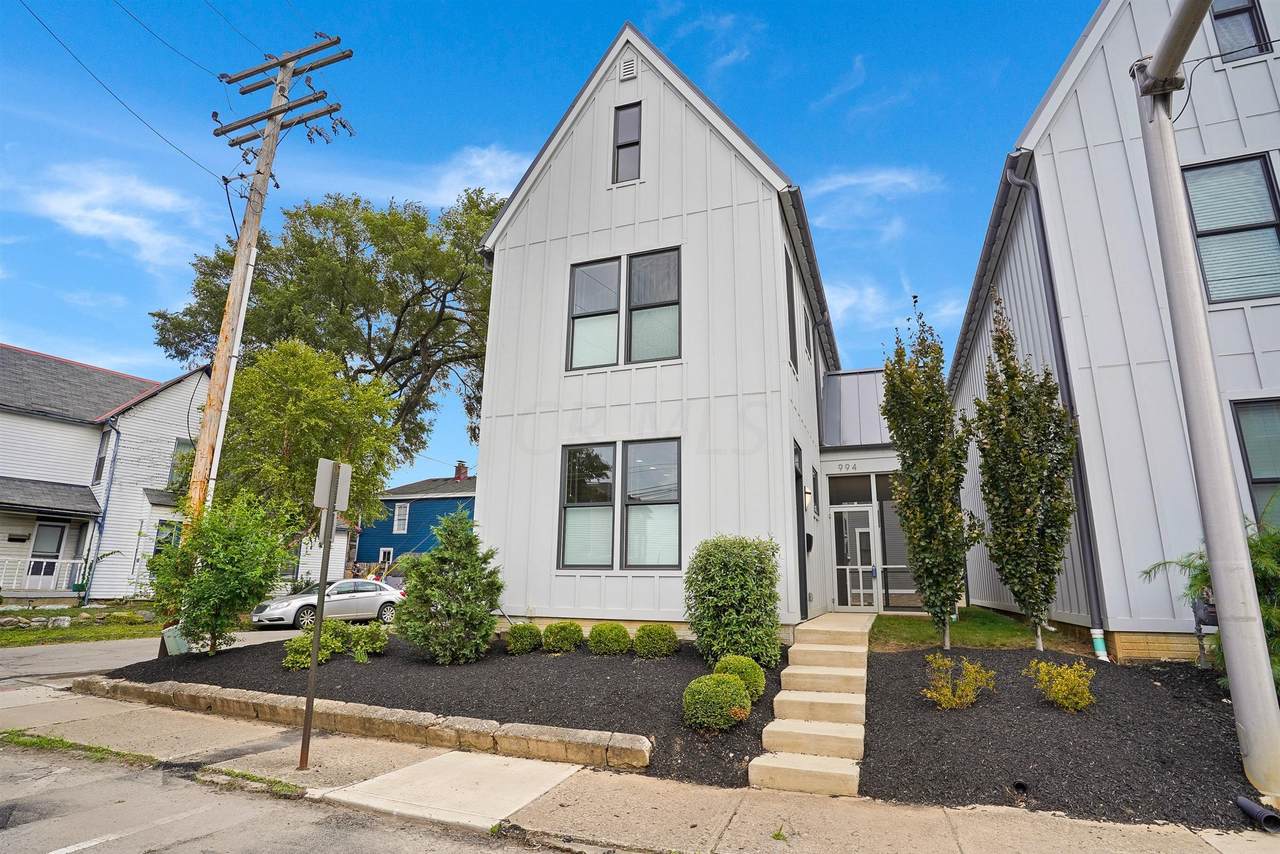 994 Summit Street - Photo 1