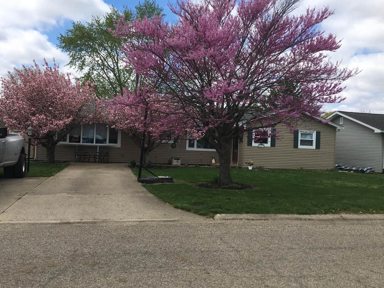 213 Allen Street - Photo 1