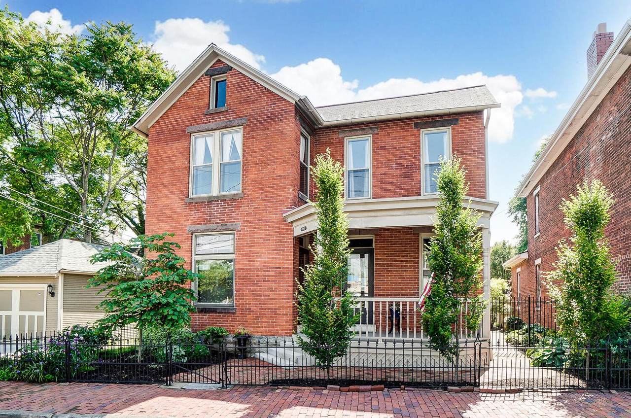 1120 Pearl Street - Photo 1