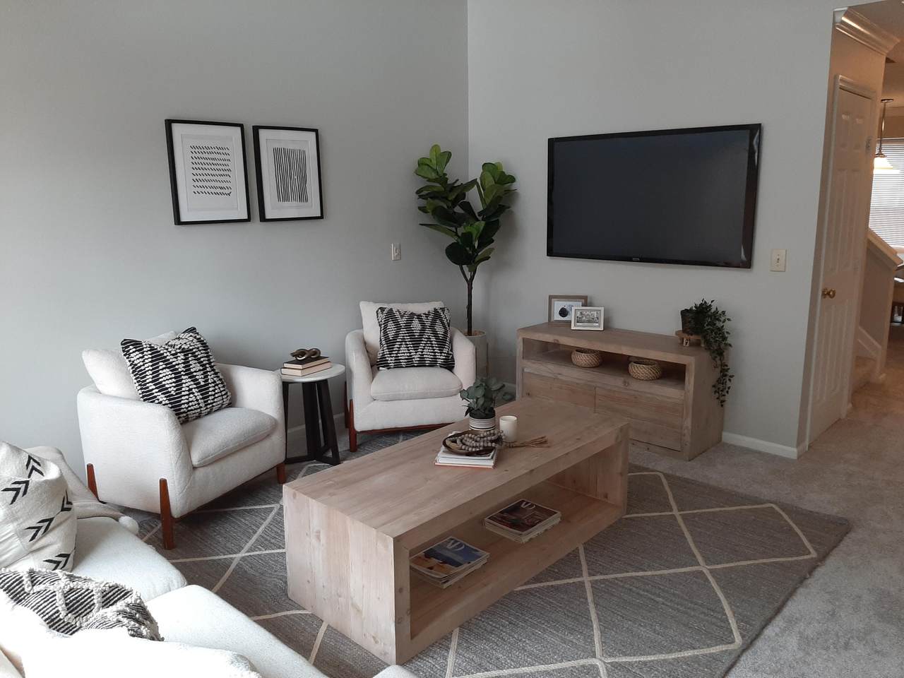 27 Lincoln Street - Photo 1