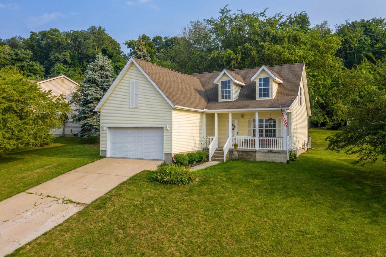 990 Nadine Drive - Photo 1