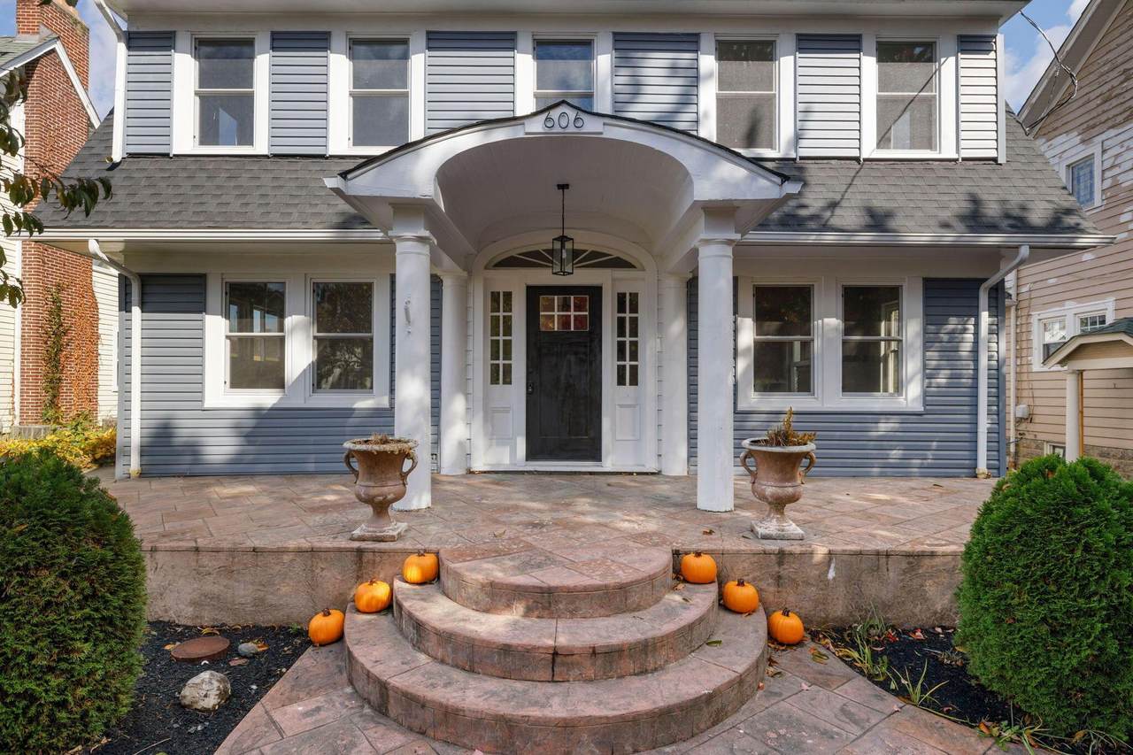 606 Granville Street - Photo 1