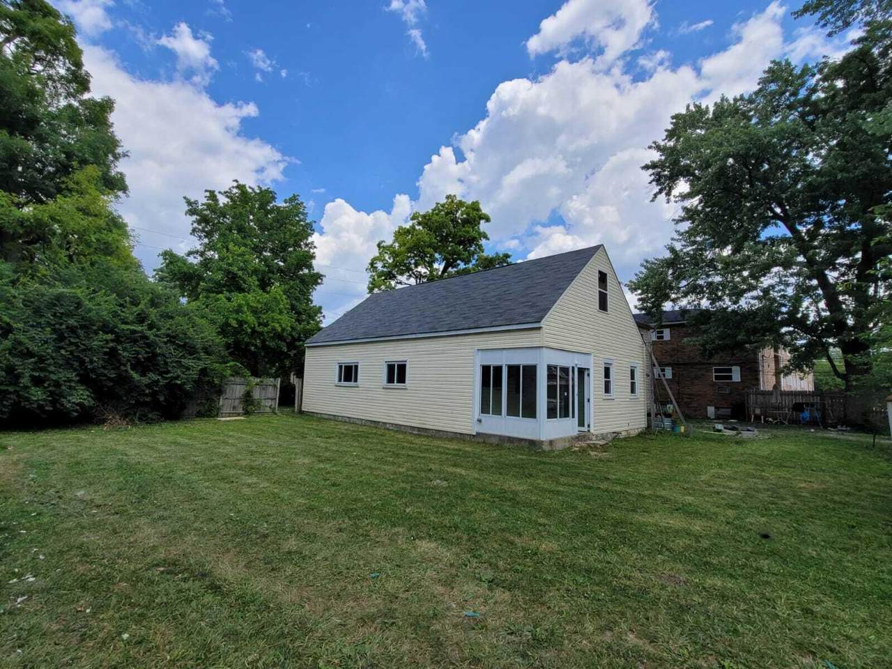 1719 Sullivant Avenue - Photo 1