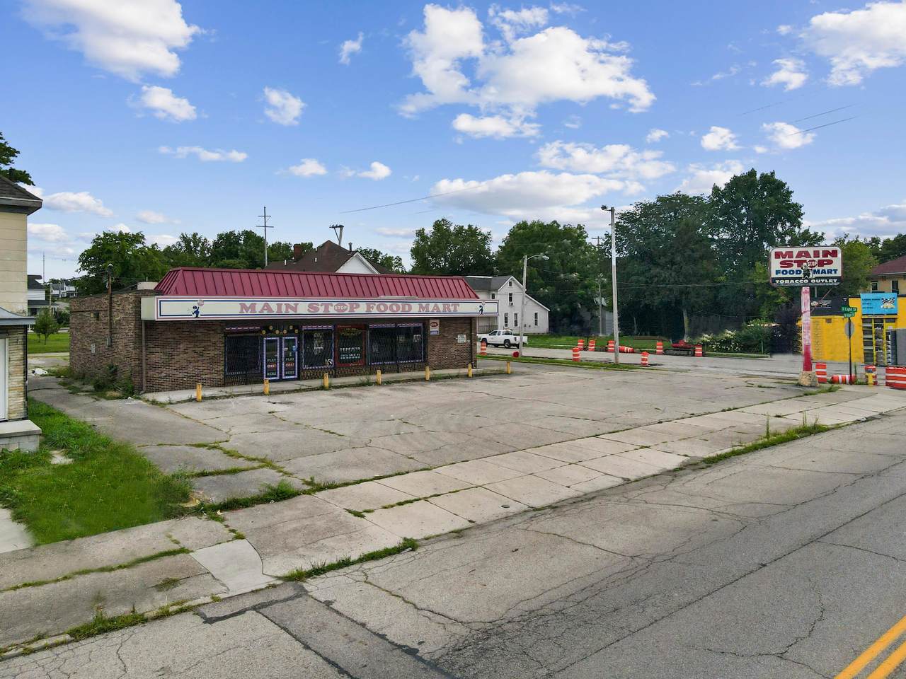 637 Main Street - Photo 1