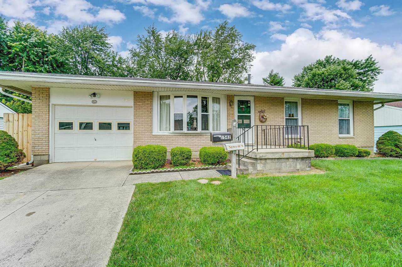 1542 Marinette Drive - Photo 1