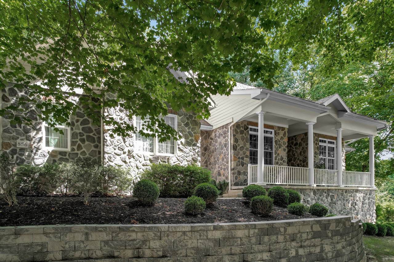 856 Howell Drive - Photo 1