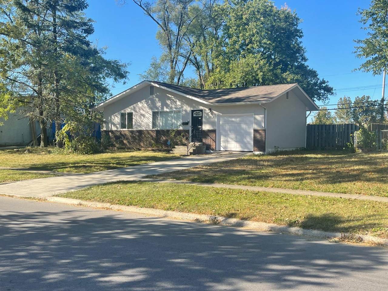 5356 Ivyhurst Drive - Photo 1