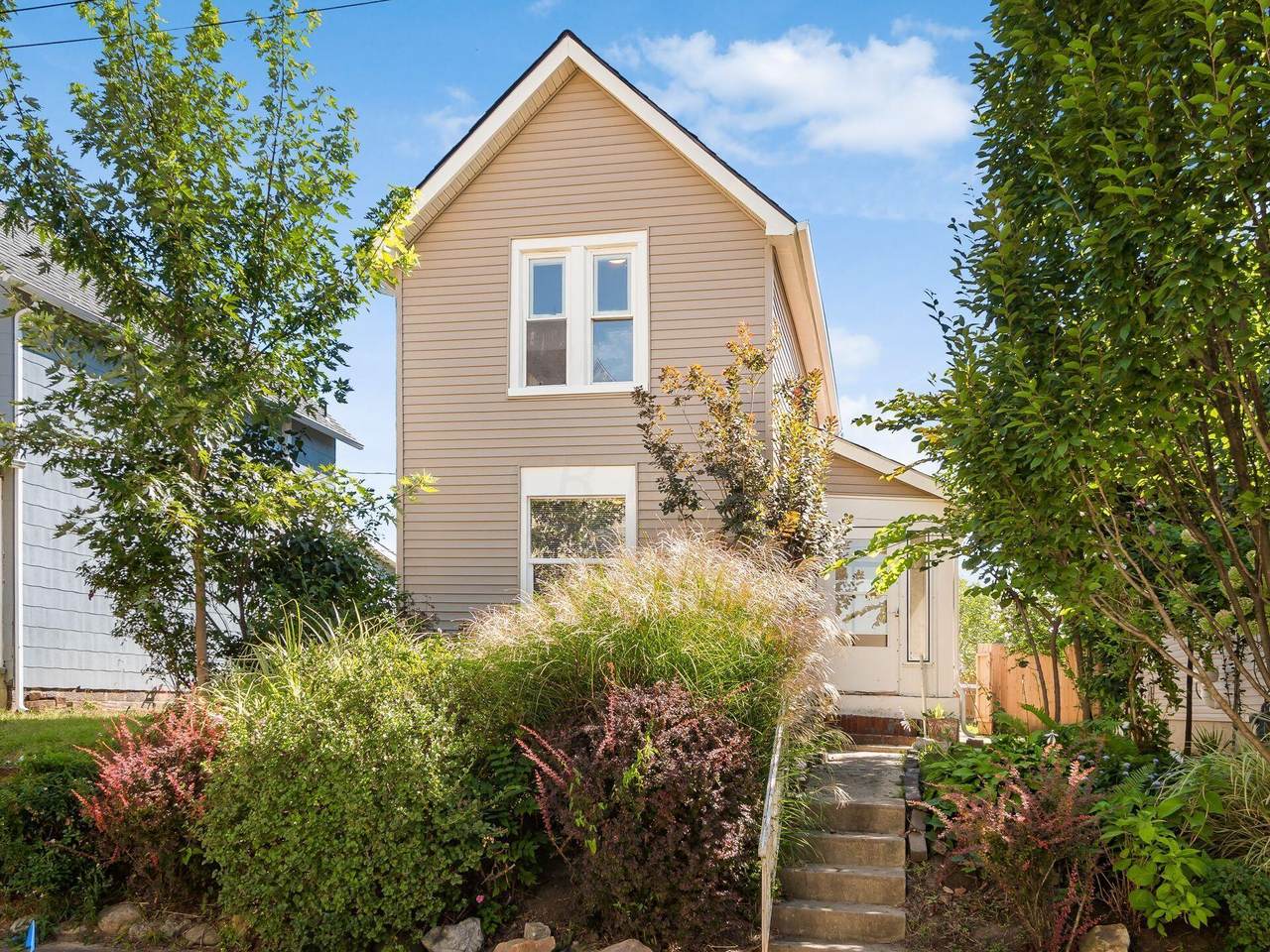 1744 Bruck Street - Photo 1