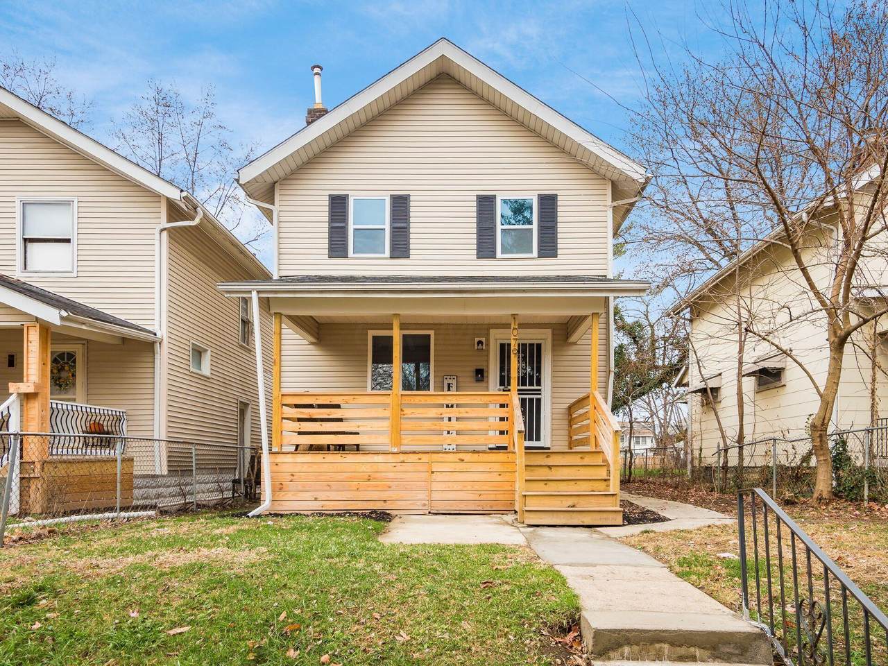 1079 Miller Avenue - Photo 1