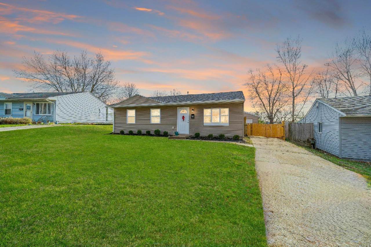 229 Sunset Drive - Photo 1