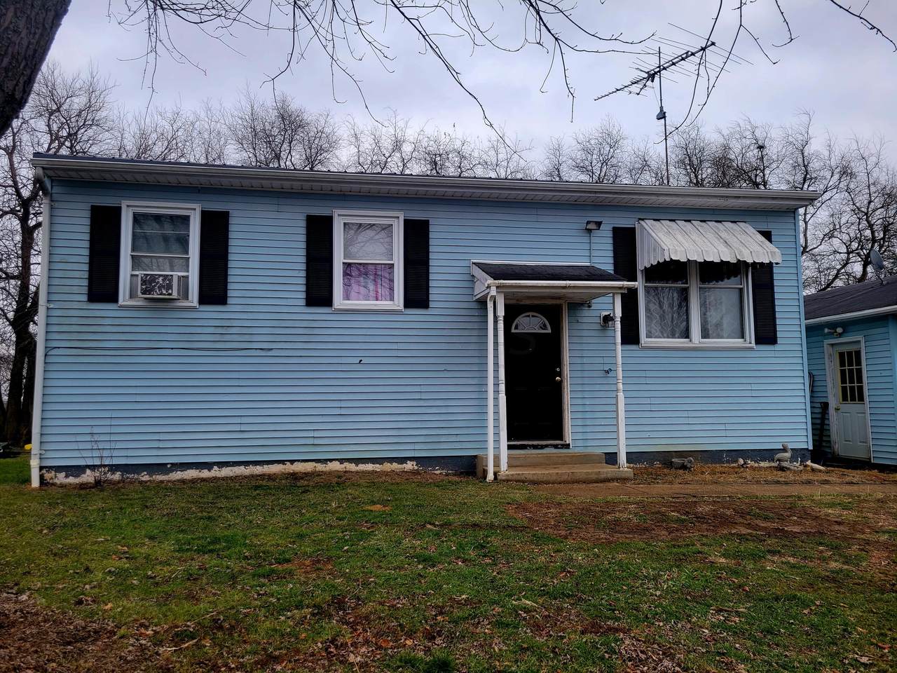 4435 Hedge Court - Photo 1