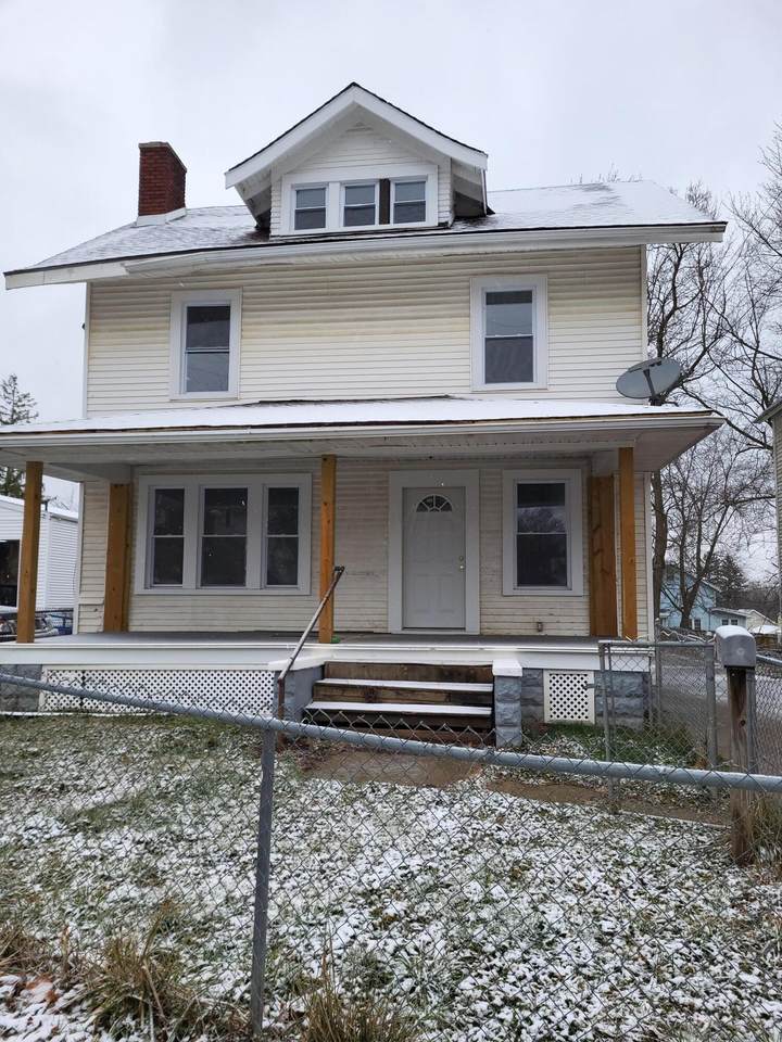 492 4th Street - Photo 1