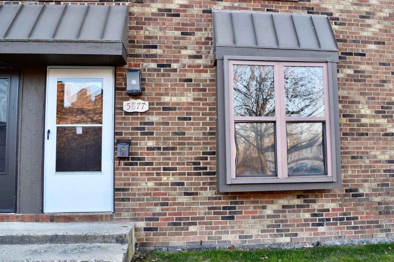 5877 Hallworth Avenue - Photo 1