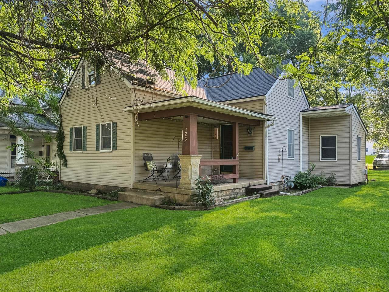 723 Russell Street - Photo 1