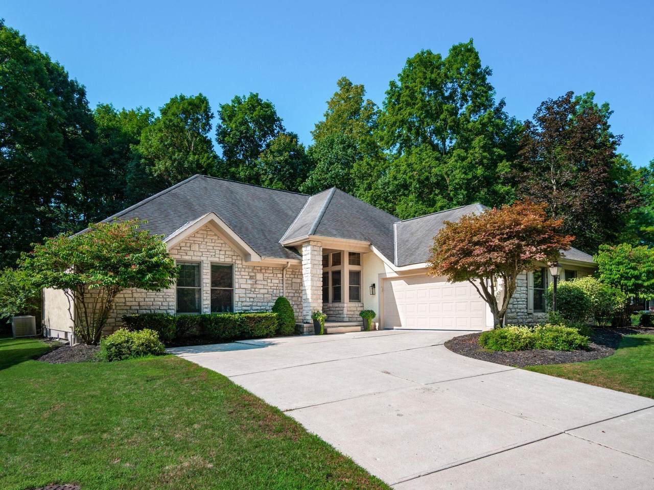4781 Glanstonbury Drive - Photo 1